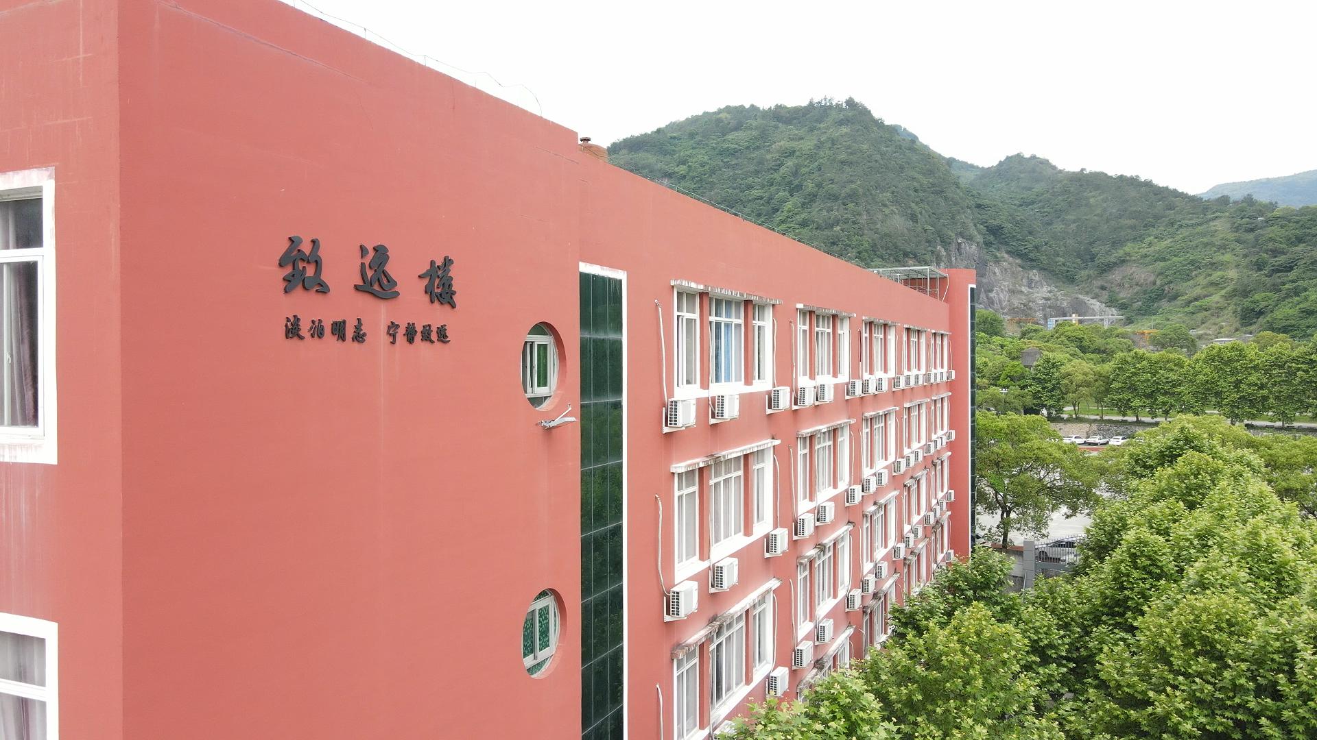 杨府山高复学校优势_高复学校师资力量选择_高考复读